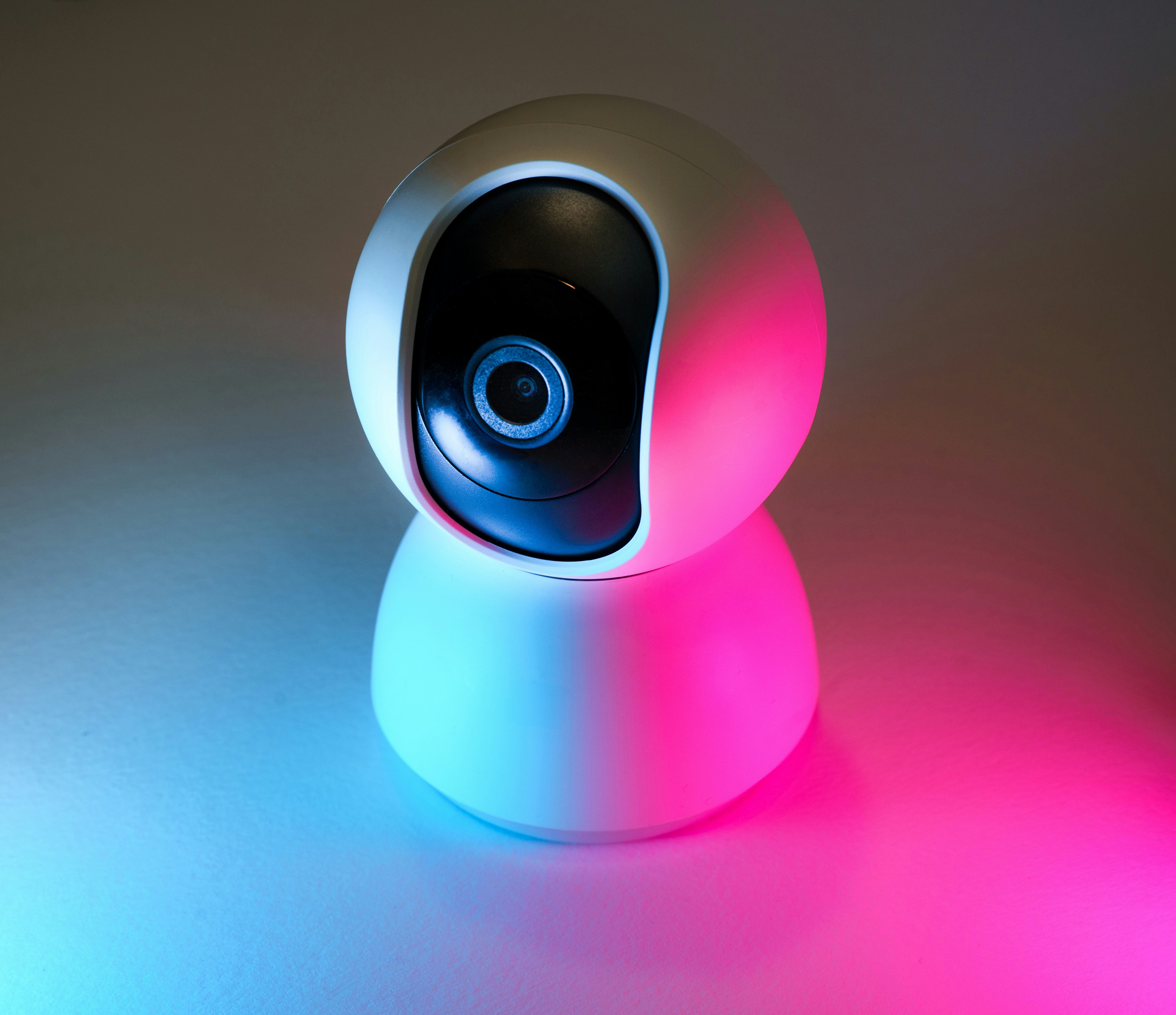 Photo by Jakub Żerdzicki on Unsplash - https://unsplash.com/photos/a-camera-sitting-on-top-of-a-table-PcxB6pJN7wE